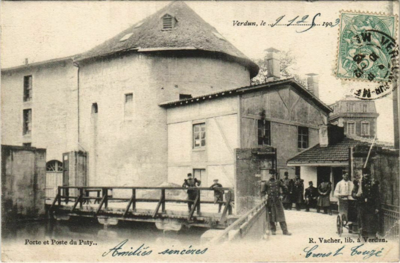 Carte postale ancienne Verdun - Porte et poste du puty à Verdun