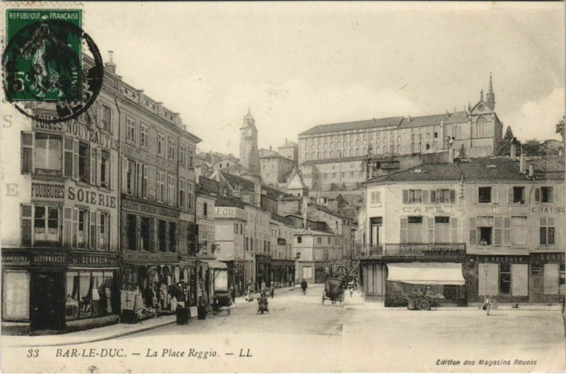 Carte postale ancienne Bar-le-Duc - Rue Rousseau - La Place Reggia à Bar-le-Duc