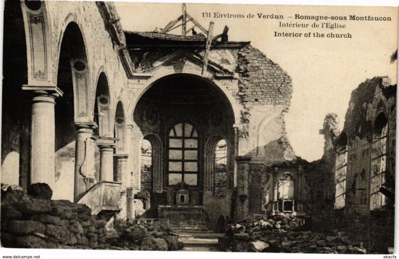 Carte postale ancienne Romagne-sous-Montfaucon - Interieur de l'Eglise à Romagne-sous-Montfaucon