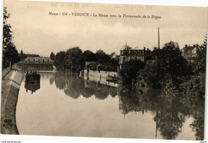 Carte postale ancienne Verdun - La Meuse sous la Promenade de la Digue à Verdun