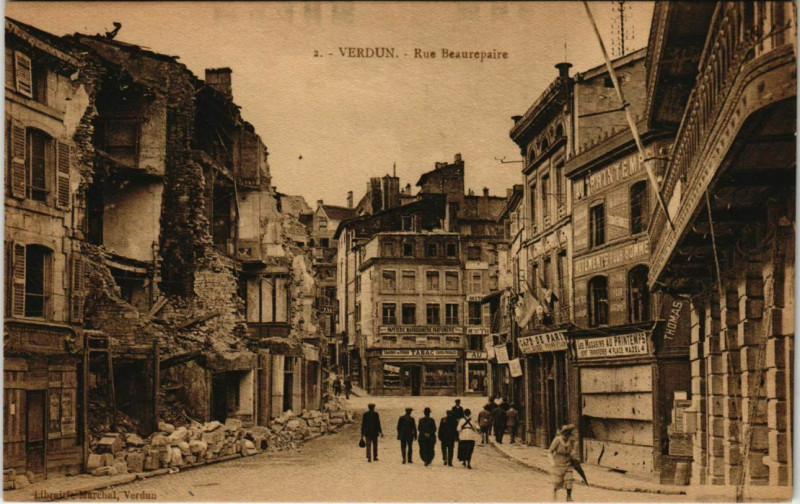 Carte postale ancienne Verdun - Rue Beaurepaire à Verdun
