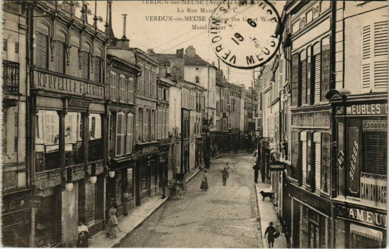Carte postale ancienne Verdun - La rue mazel à Verdun