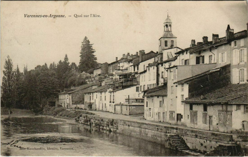 Carte postale ancienne Varennes-en-argonne - Quai sur l'aire à Varennes-en-Argonne