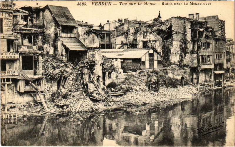 Carte postale ancienne Militaire Verdun - Vue sur la Meuse à Verdun