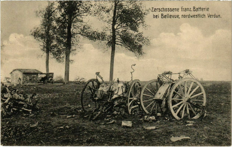 Carte postale ancienne Zerschossene Franz. Batterie bei Bellevue - Nordwestlich Verdun à Verdun