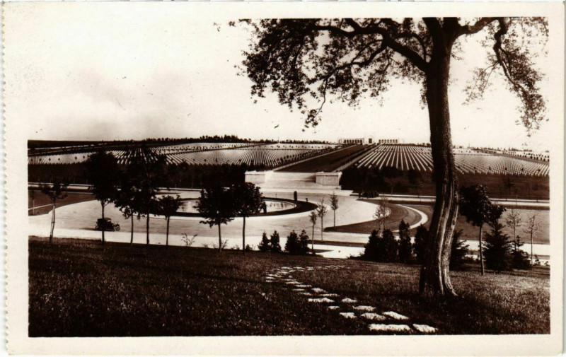 Carte postale ancienne Romagne-sous-Montfaucon - Cimetiere Americain de Meuse-Argonne à Romagne-sous-Montfaucon