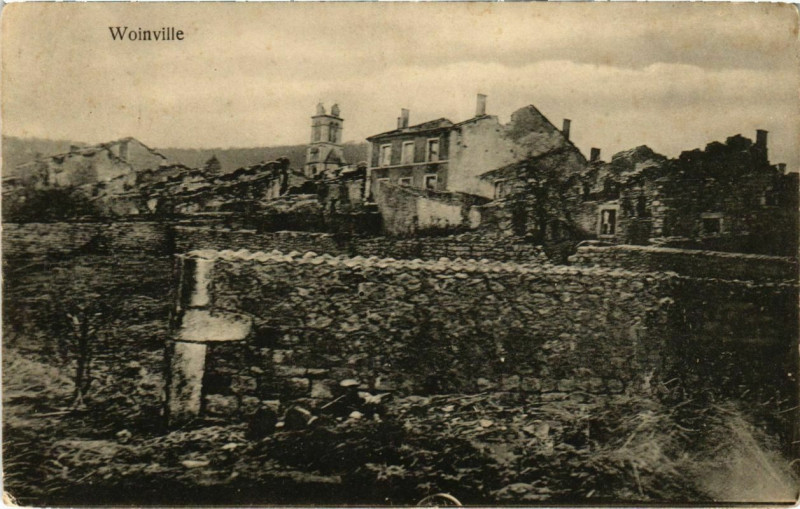 Carte postale ancienne Woinville - Village Scene - Ruines