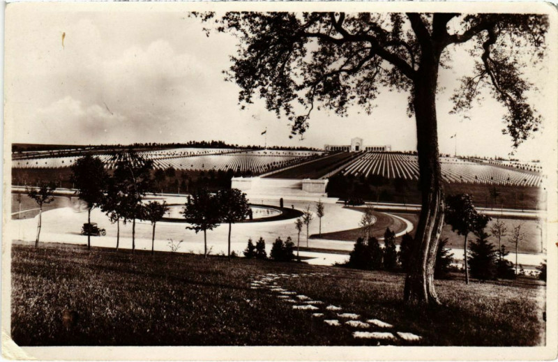 Carte postale ancienne Romagne-sous-Montfaucon - Cimetiere Americain à Romagne-sous-Montfaucon