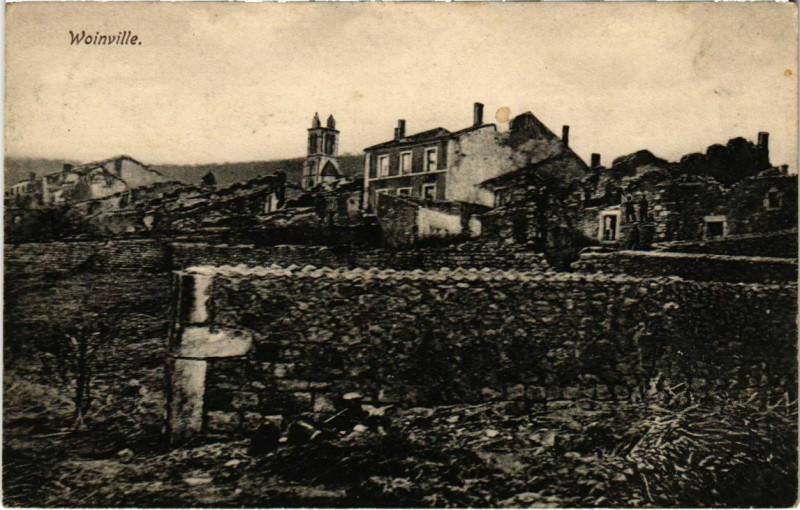 Carte postale ancienne Woinville - Village Scene - Ruines