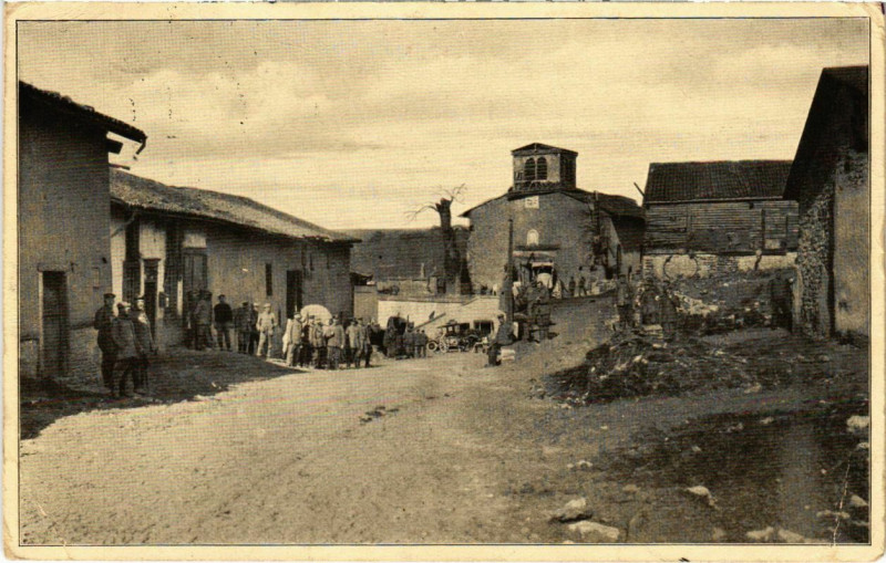 Carte postale ancienne Very - Town Scene with Soldiers à Véry