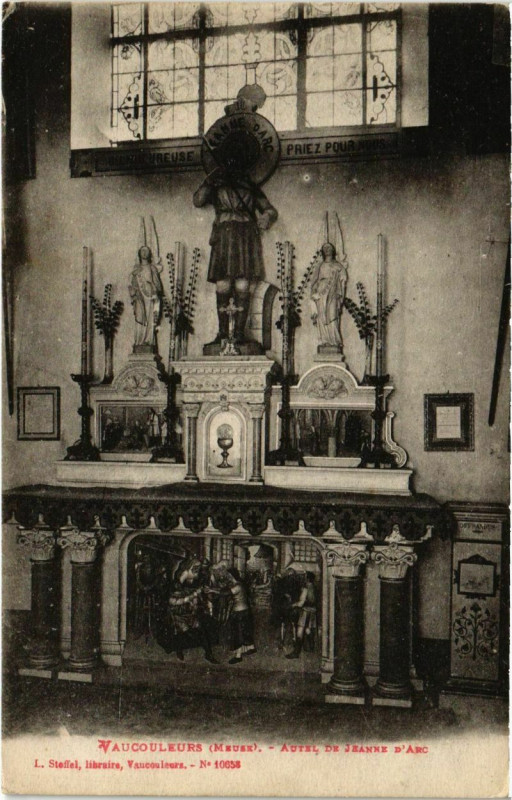 Carte postale ancienne Vaucouleurs - Auteil de Jeanne d'Arc à Vaucouleurs