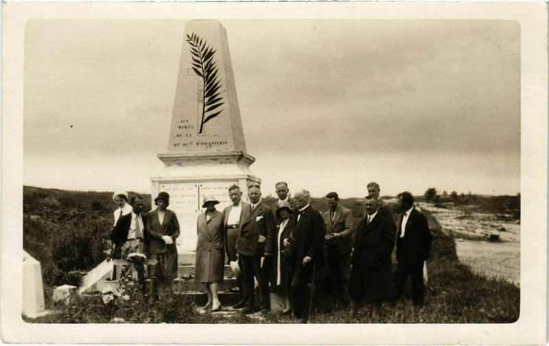Carte postale ancienne Verdun - Monument - Denkmal à Verdun