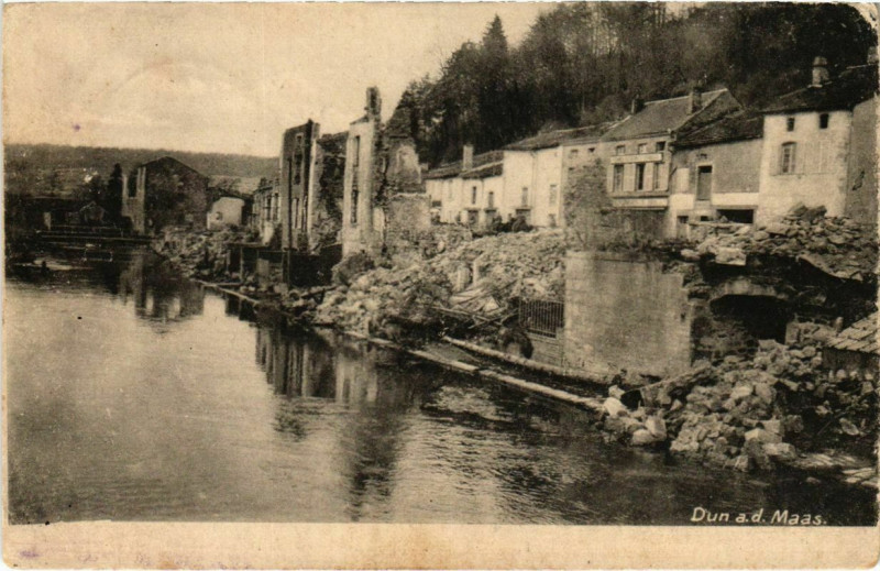 Carte postale ancienne Dun-sur-Meuse - Dun an der Maas - Town Scene - Ruines à Dun-sur-Meuse