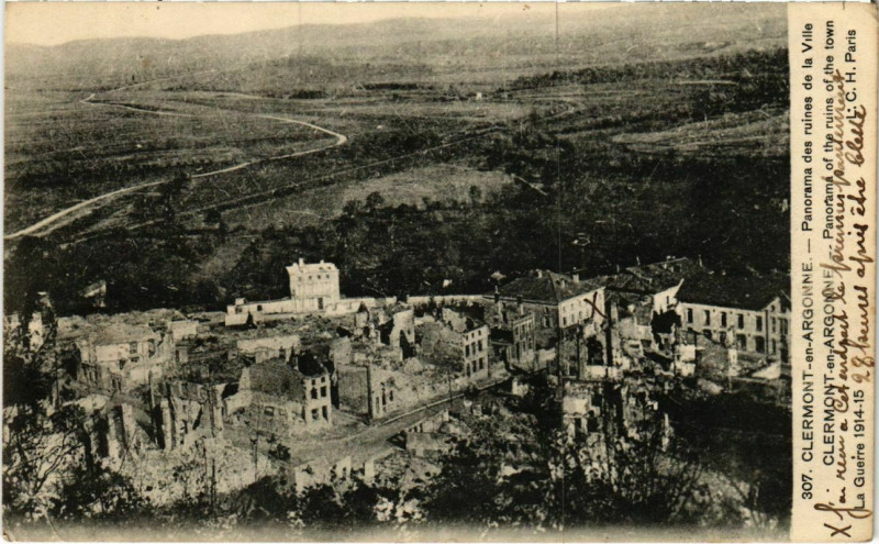 Carte postale ancienne Clermont-en-Argonne - Panorama des Ruines de la Ville à Clermont-en-Argonne
