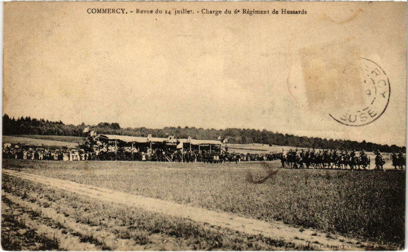 Carte postale ancienne Militaire Commercy - Revue du 14e Juillet 6e Régiement Hussards à Commercy