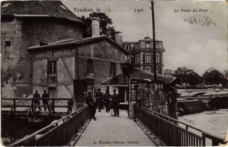 Carte postale ancienne Militaire Verdun - Le Poste du Puty à Verdun