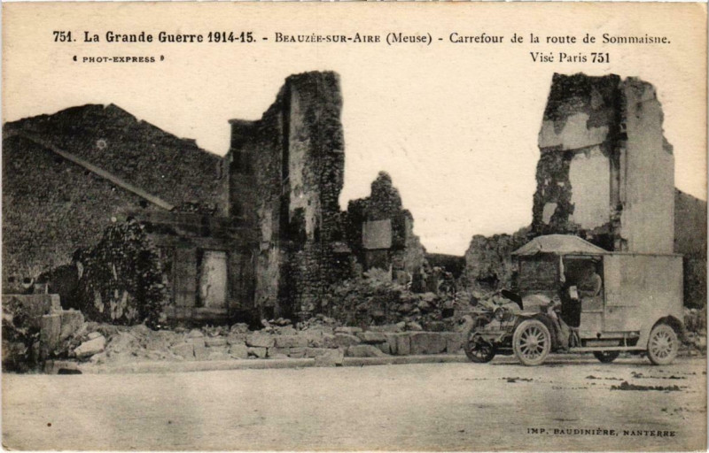 Carte postale ancienne Beauzée-Sur-Aire (Dep.55) Carrefour de la route de Sommaisne