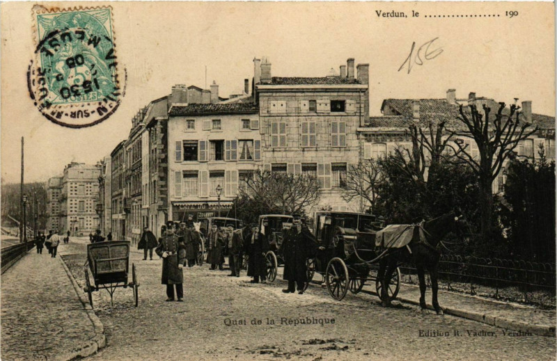 Carte postale ancienne Verdun Quai de la République à Verdun