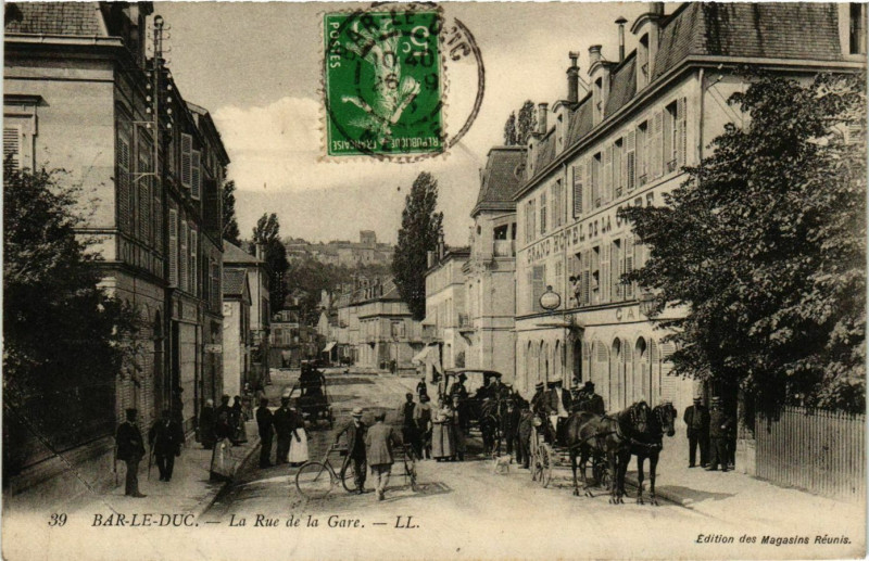 Carte postale ancienne Bar-le-Duc Rue de la Gare à Bar-le-Duc