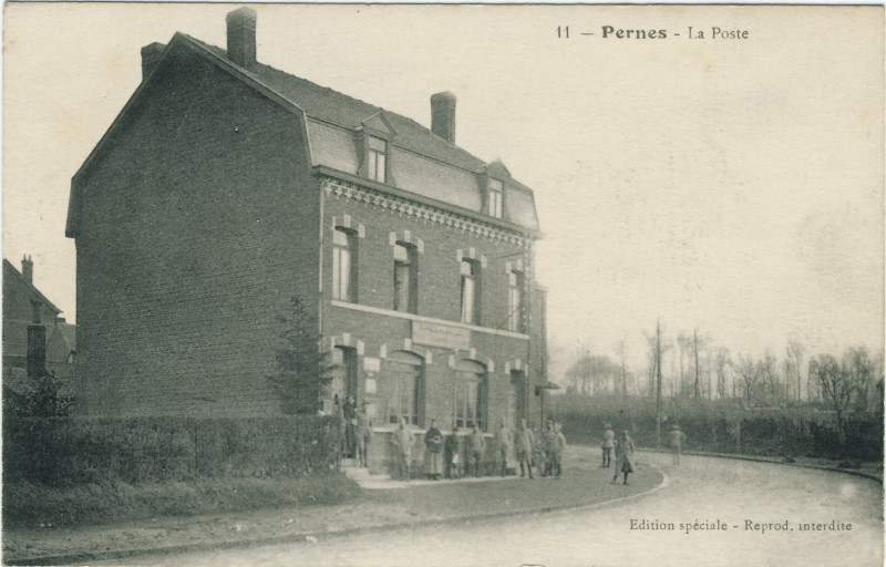 Carte postale ancienne La Poste à Pernes