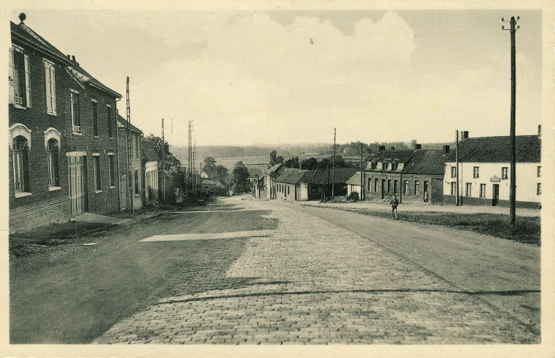 Carte postale ancienne Le Mont à Pernes