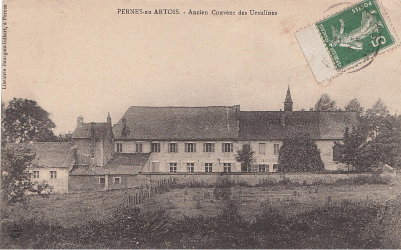 Carte postale ancienne Pernes-en-Artois - Ancien Couvent des Ursulines à Pernes