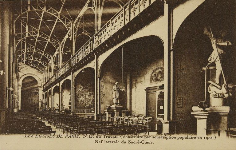 Carte postale ancienne Notre-Dame du Travail - Nef latérale du Sacré-Coeur à Paris 14e