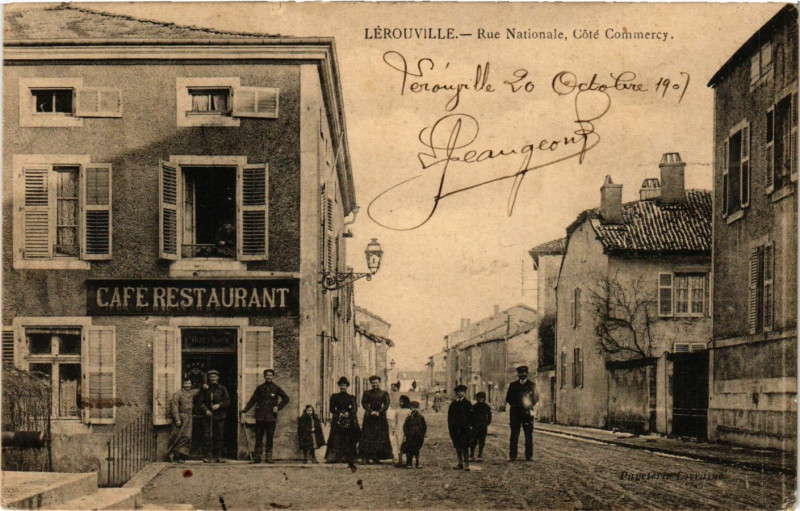 Carte postale ancienne Lerouville - Rue Nationale, Cote Commercy à Lérouville