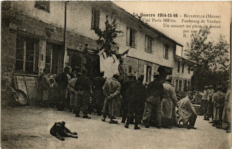 Carte postale ancienne La Guerre 1914-15-16 - Belleville Faubourg de Verdun Un concert en à Verdun