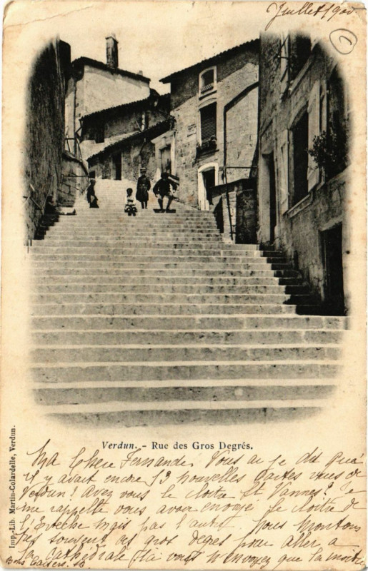 Carte postale ancienne Verdun - Rue des Gros Degres à Verdun