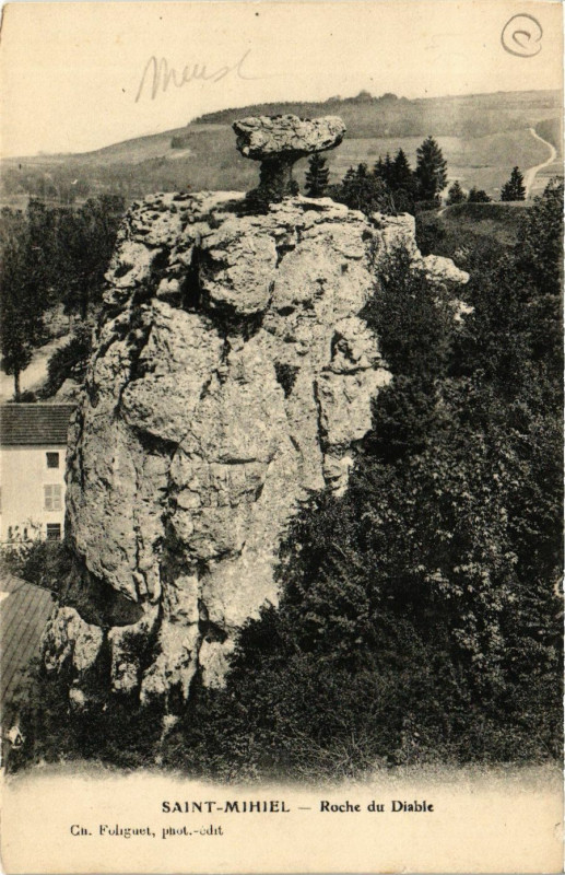 Carte postale ancienne Saint-Mihiel - Roche du Diable à Saint-Mihiel