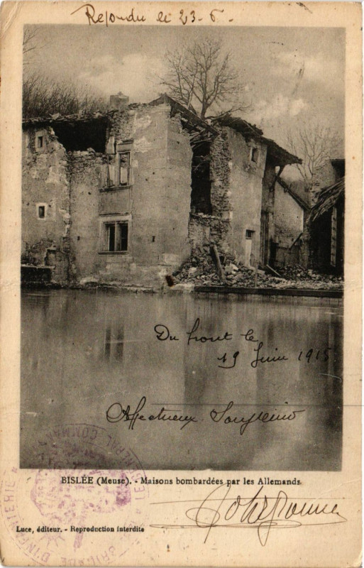 Carte postale ancienne Bislee - Maisons bombardees par les Allemands à Bislée