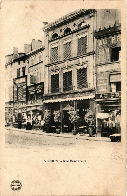 Carte postale ancienne Verdun - Rue Beaurepaire à Verdun