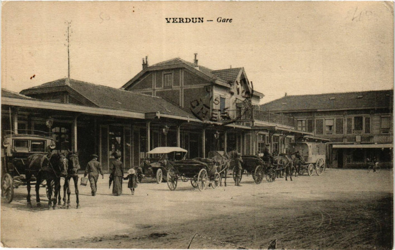 Carte postale ancienne Verdun - Gare à Verdun