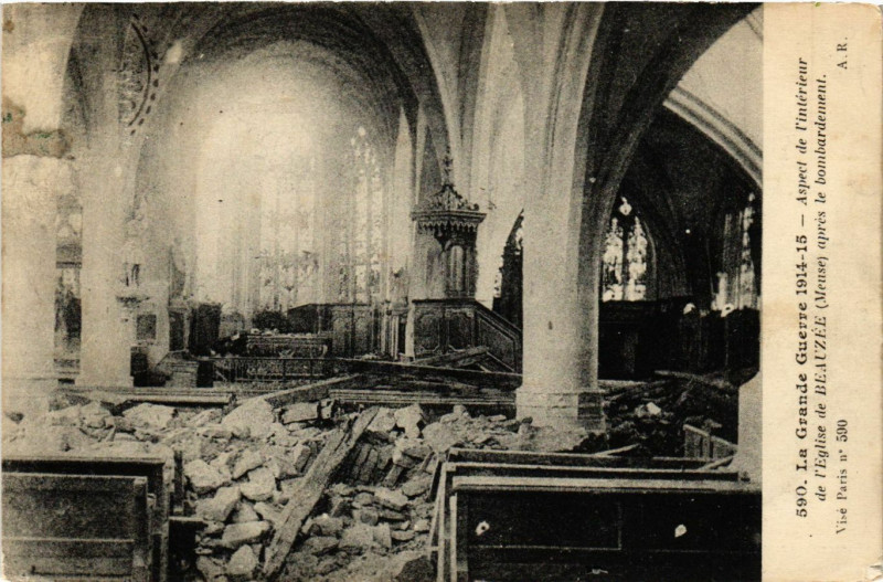 Carte postale ancienne 1914-15 -Aspect de l'intérieur de l'Eglise de Beauzée (Meuse) ..
