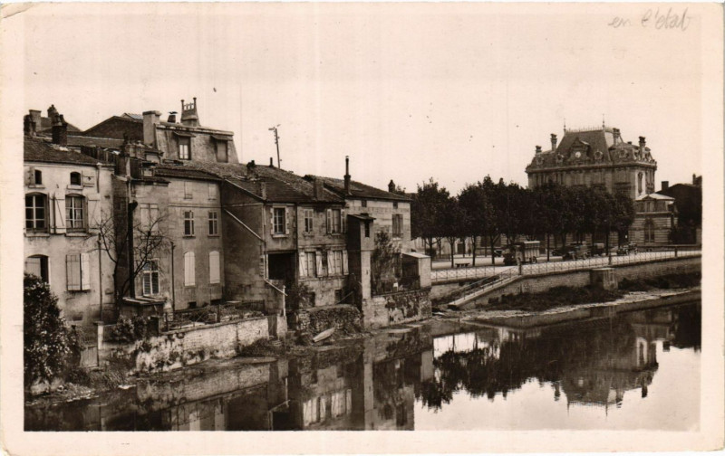 Carte postale ancienne Bar-le-Duc (Meuse) - Les bords de l'Ornain à Bar-le-Duc