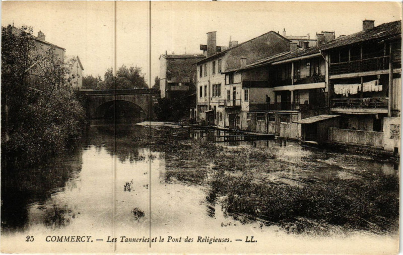 Carte postale ancienne Commercy - Les Tanneries et le Pont des Religieuses à Commercy