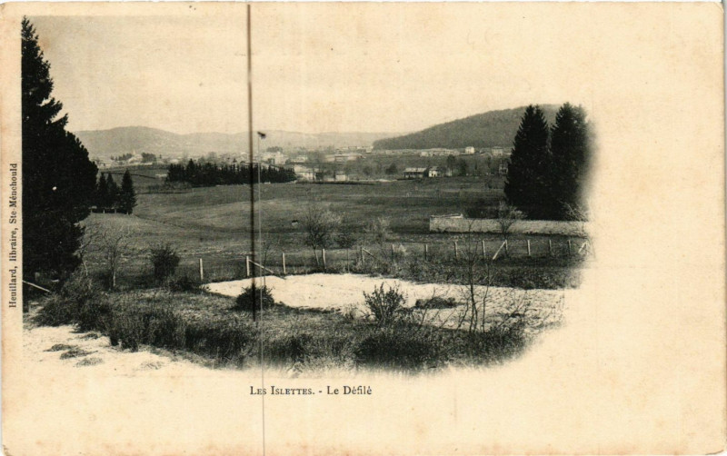 Carte postale ancienne Les Islettes - Le Défilé aux Islettes