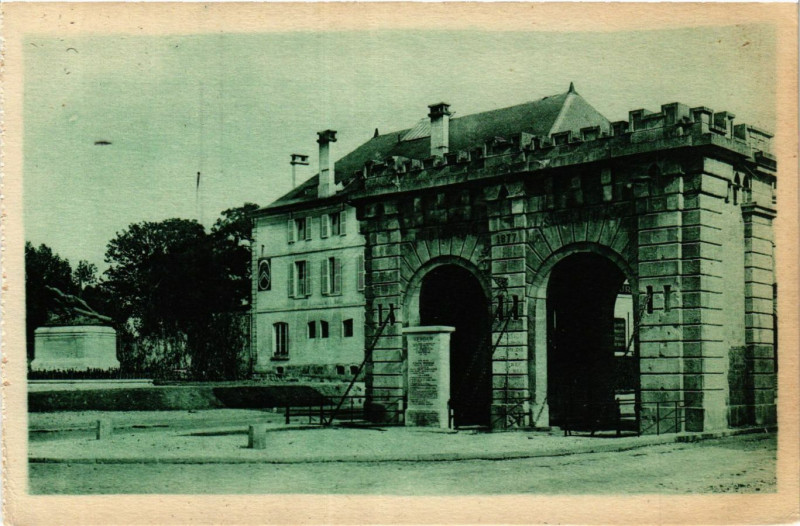 Carte postale ancienne Verdun - La Porte Saint-Paul à Verdun
