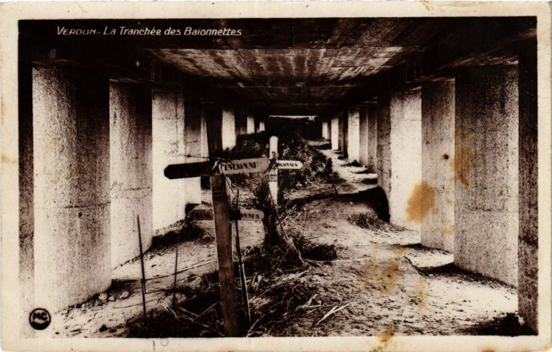 Carte postale ancienne Verdun - La Tranchée des Baionnettes à Verdun
