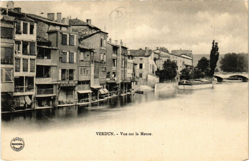 Carte postale ancienne Verdun - Vue sur la Meuse à Verdun