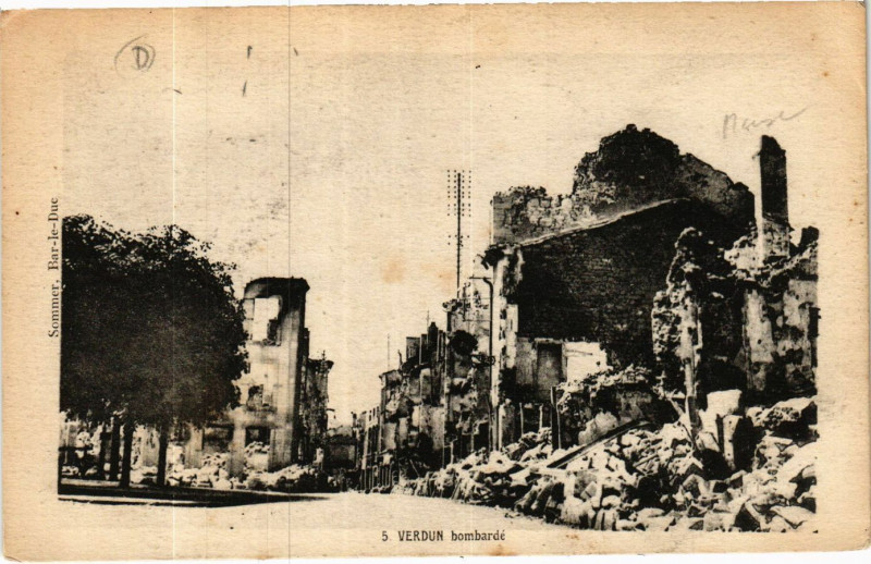 Carte postale ancienne Verdun bombardé à Verdun