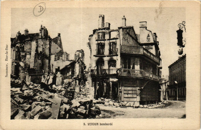 Carte postale ancienne Verdun bombardé à Verdun