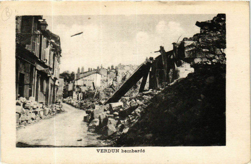 Carte postale ancienne Verdun bombardé à Verdun