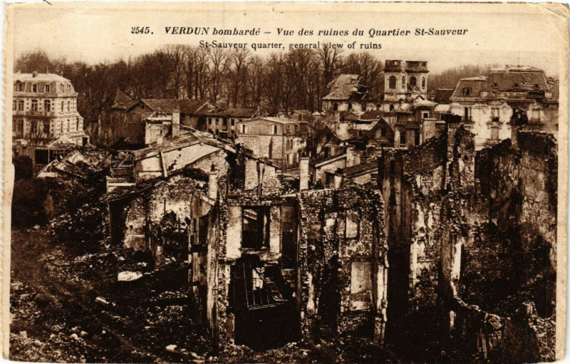 Carte postale ancienne Verdun bombardé - Vue des ruines du Quatier Saint-Sauveur à Verdun