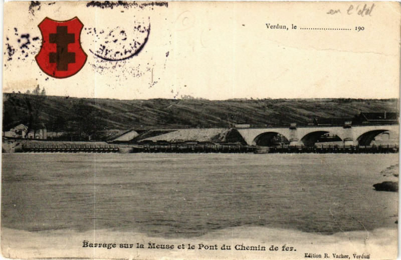 Carte postale ancienne Verdun,le ... Barrage sur la Meuse et le Pont du Chemin de fer à Verdun