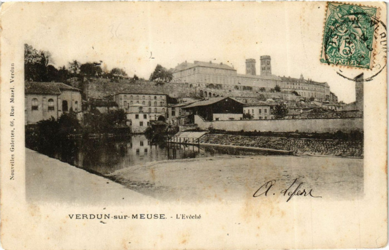 Carte postale ancienne Verdun-sur-Meuse - L'Evéché à Verdun