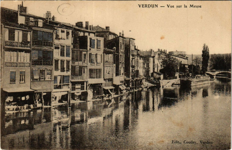 Carte postale ancienne Verdun - Vue sur la Meuse à Verdun