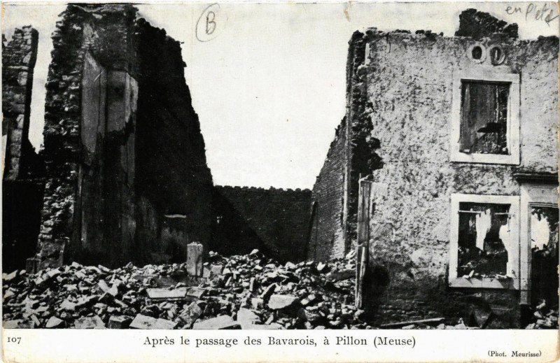 Carte postale ancienne Aprés le passage des Bavarois, á Pillon(Meuse) à Pillon