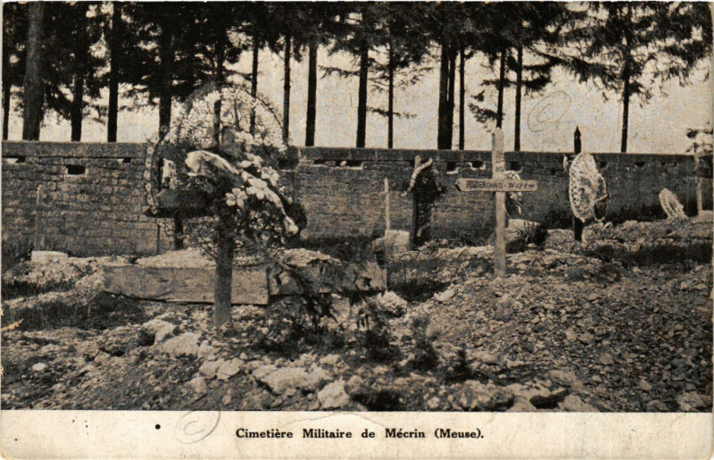 Carte postale ancienne Cimetiére Militaire de Mécrin à Mécrin